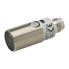 SENS FOT REFLEX. METAL  POLARIZADO  M18    4M PNP 10-30VCC  OPTICA AXIAL  C/CONECTOR M12  (AGREGAR ESPEJO E39R1S) (EX  E3F2R4B4M1M)  E3FBRP21