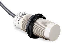 SENS CAPAC M30 15MM 2H NC  90-250VAC  CABLE 2MT  IP67  E2KX15MY2